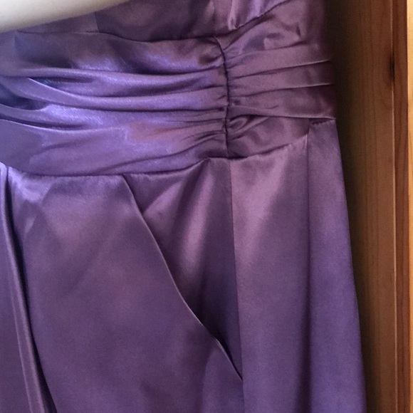 DAVIDS BRIDAL AUBERGINE BUBBLE HEM DRESS - Picture 4 of 12